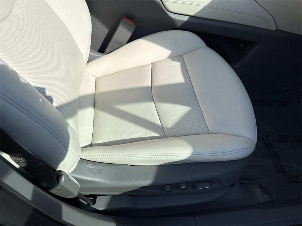 used 2024 Cadillac XT6 car, priced at $47,000