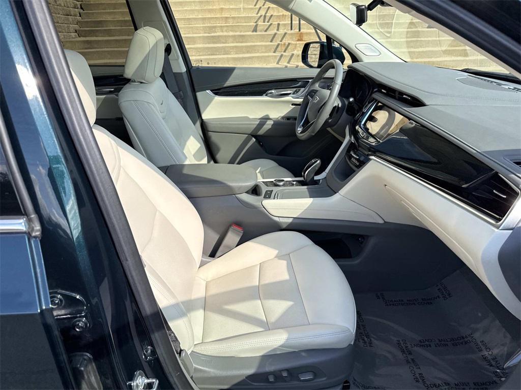 used 2024 Cadillac XT6 car, priced at $47,000