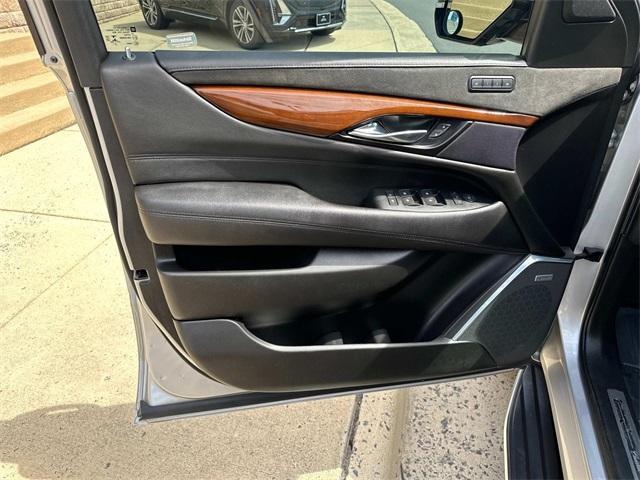 used 2019 Cadillac Escalade ESV car, priced at $29,000