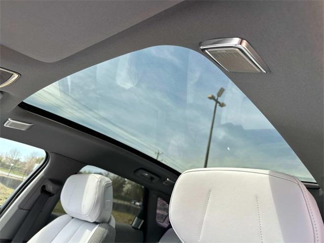 new 2025 Cadillac OPTIQ car, priced at $55,615
