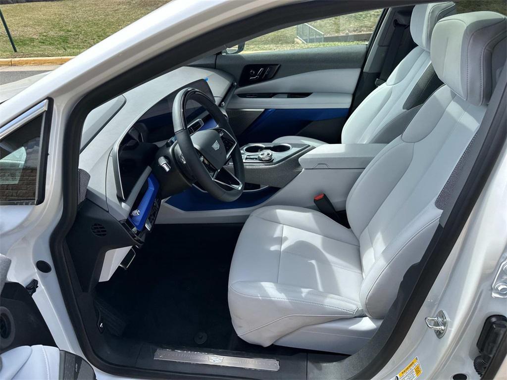new 2025 Cadillac OPTIQ car, priced at $55,615