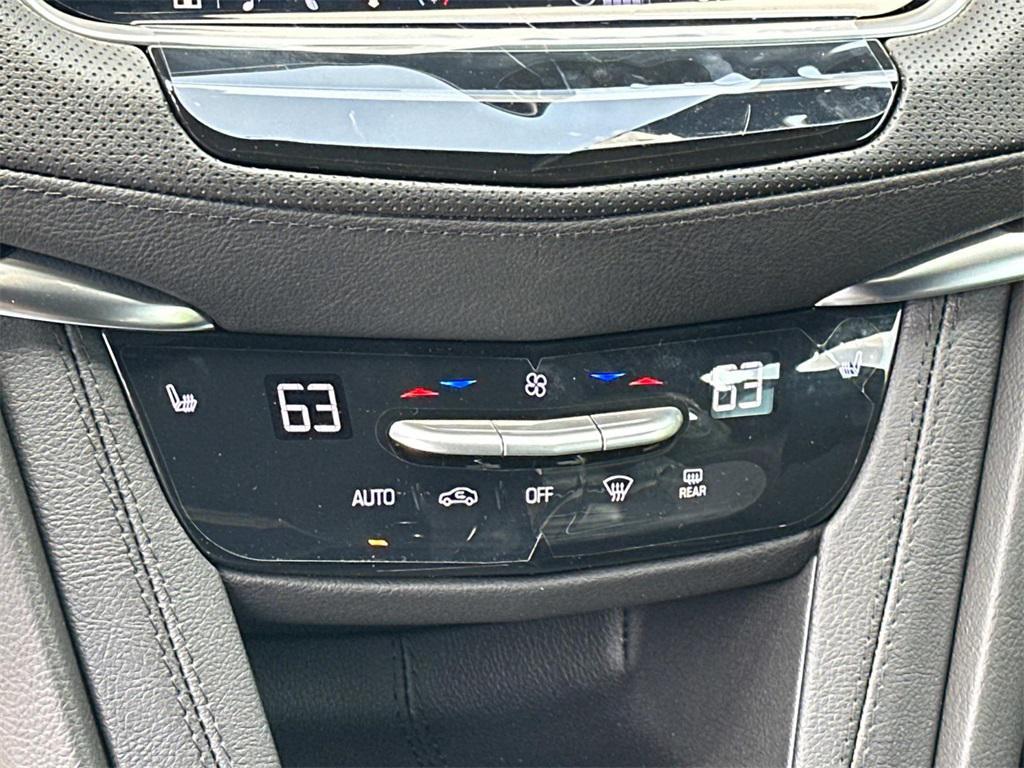 new 2025 Cadillac XT6 car, priced at $53,315