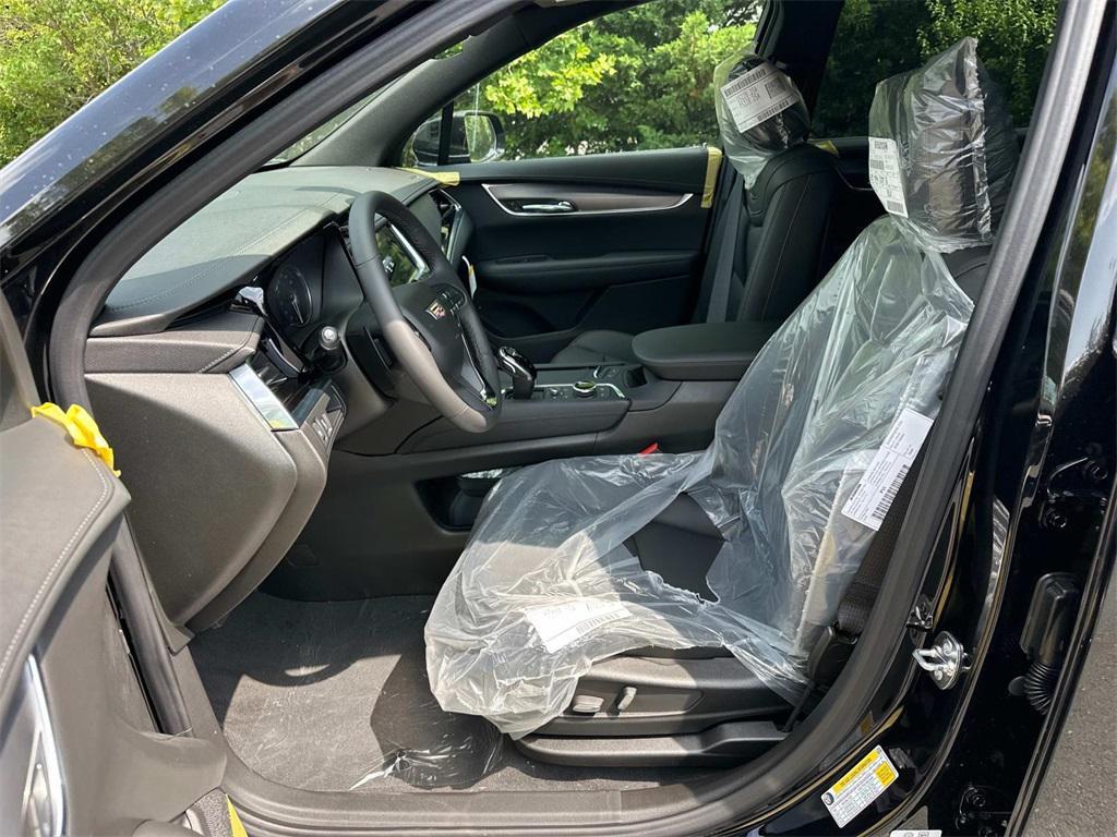 new 2025 Cadillac XT6 car, priced at $53,315