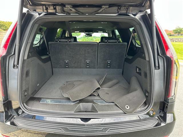 used 2022 Cadillac Escalade ESV car, priced at $45,500