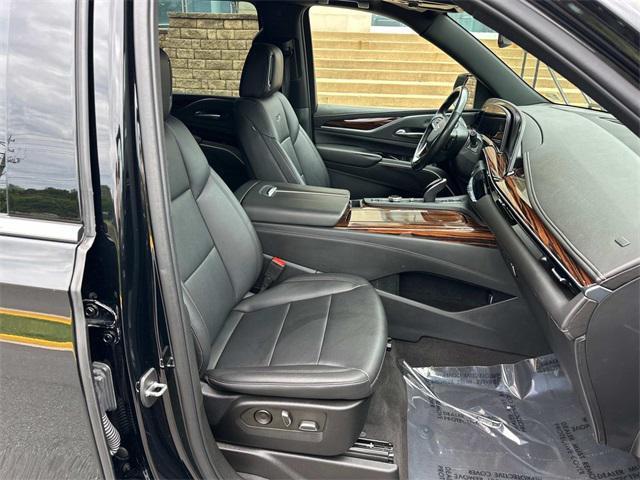 used 2022 Cadillac Escalade ESV car, priced at $45,500