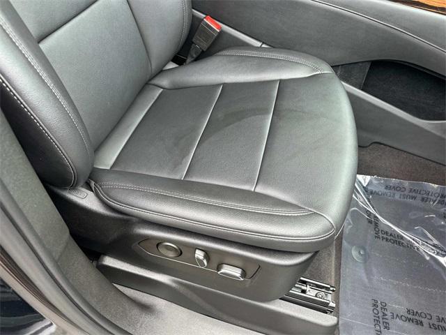 used 2022 Cadillac Escalade ESV car, priced at $45,500