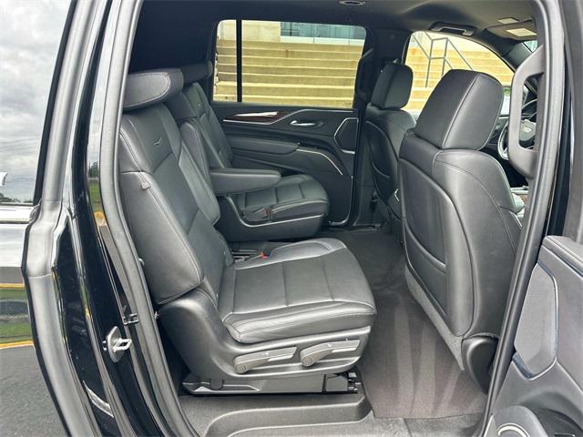 used 2022 Cadillac Escalade ESV car, priced at $45,500