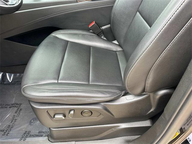 used 2022 Cadillac Escalade ESV car, priced at $45,500