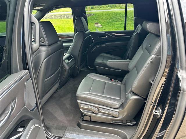 used 2022 Cadillac Escalade ESV car, priced at $45,500