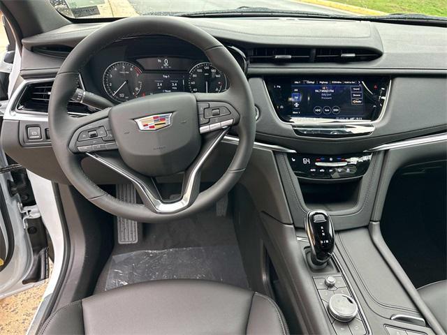 new 2025 Cadillac XT6 car, priced at $53,815