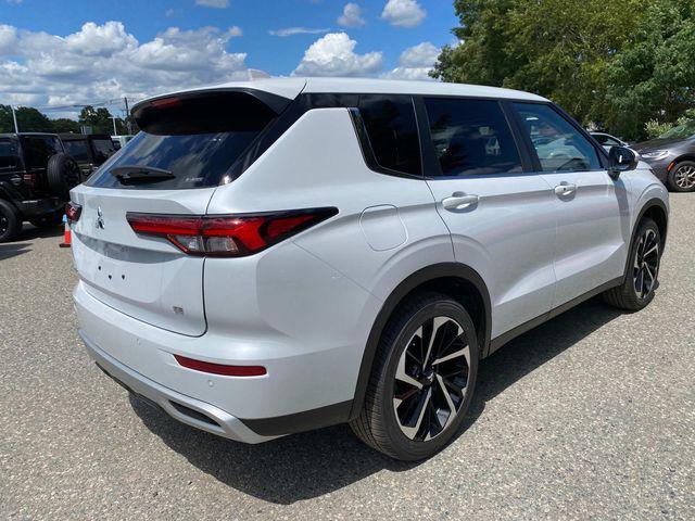 new 2024 Mitsubishi Outlander car, priced at $36,567