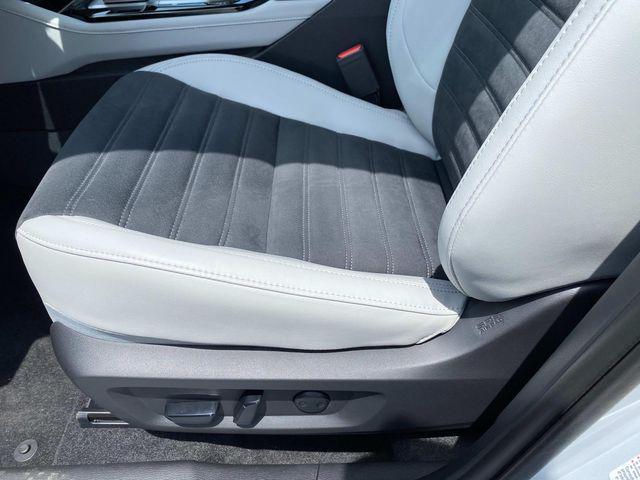 new 2025 Mitsubishi Outlander car, priced at $38,625