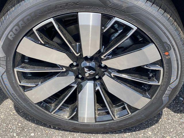 new 2025 Mitsubishi Outlander car, priced at $38,625