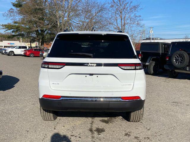 new 2025 Jeep Grand Cherokee car, priced at $49,215