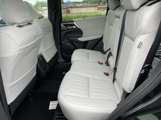 new 2025 Mitsubishi Outlander car, priced at $46,590