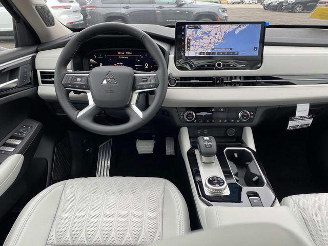 new 2025 Mitsubishi Outlander car, priced at $46,590