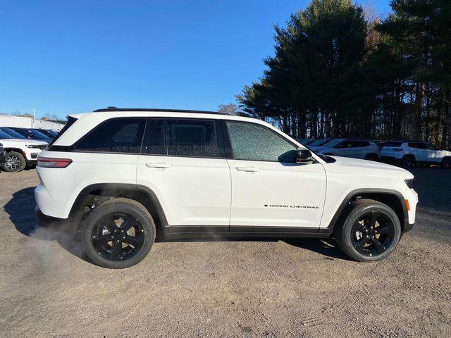 new 2025 Jeep Grand Cherokee car, priced at $47,580