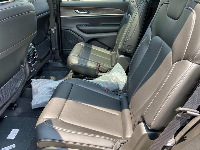 new 2025 Jeep Grand Cherokee L car, priced at $48,287