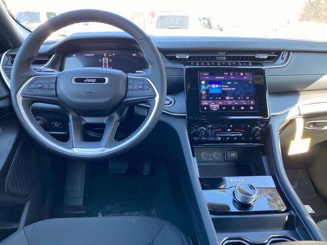 new 2025 Jeep Grand Cherokee car, priced at $42,625