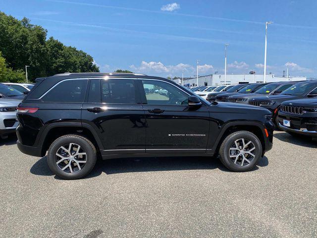 new 2025 Jeep Grand Cherokee car, priced at $47,760