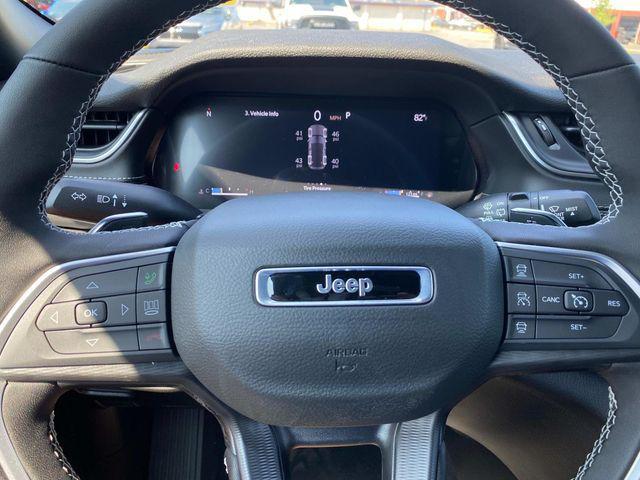 new 2025 Jeep Grand Cherokee car, priced at $46,125