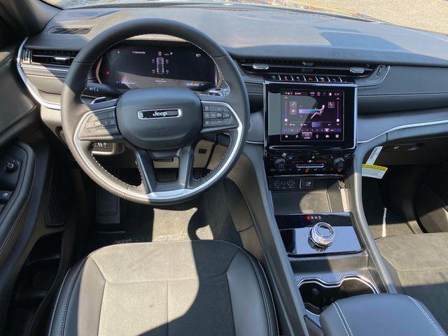 new 2025 Jeep Grand Cherokee car, priced at $46,125