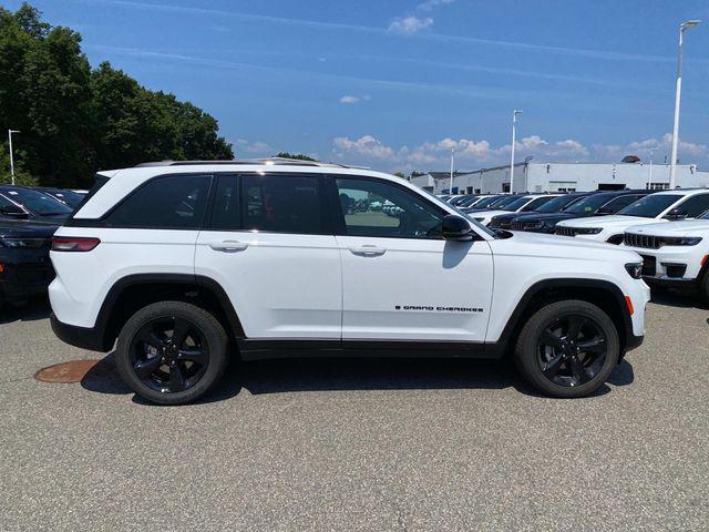 new 2025 Jeep Grand Cherokee car, priced at $45,530