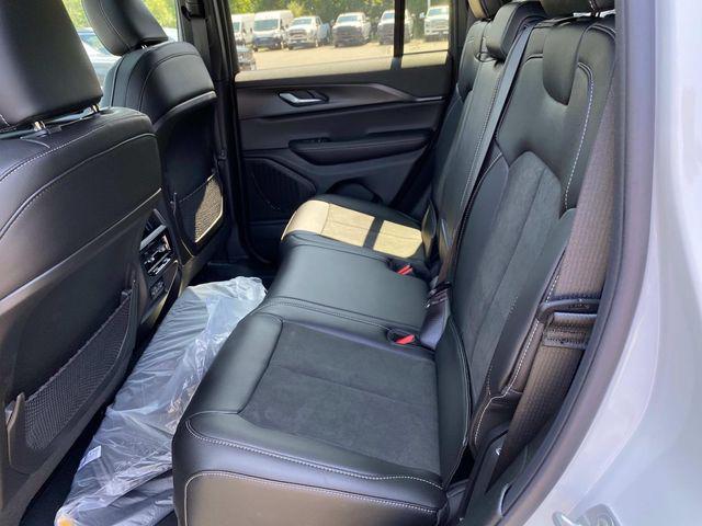 new 2025 Jeep Grand Cherokee car, priced at $45,530