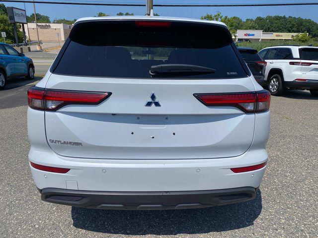 used 2024 Mitsubishi Outlander car, priced at $24,364