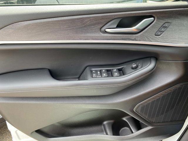 new 2025 Jeep Grand Cherokee L car, priced at $47,015