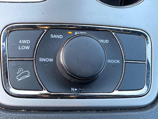 used 2021 Jeep Grand Cherokee car, priced at $29,074
