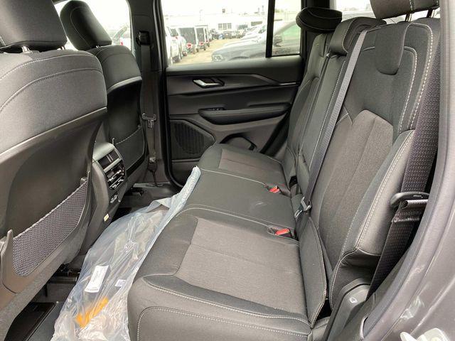 new 2025 Jeep Grand Cherokee car, priced at $43,220