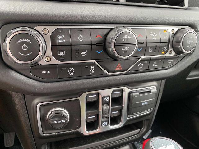new 2025 Jeep Wrangler car, priced at $54,045
