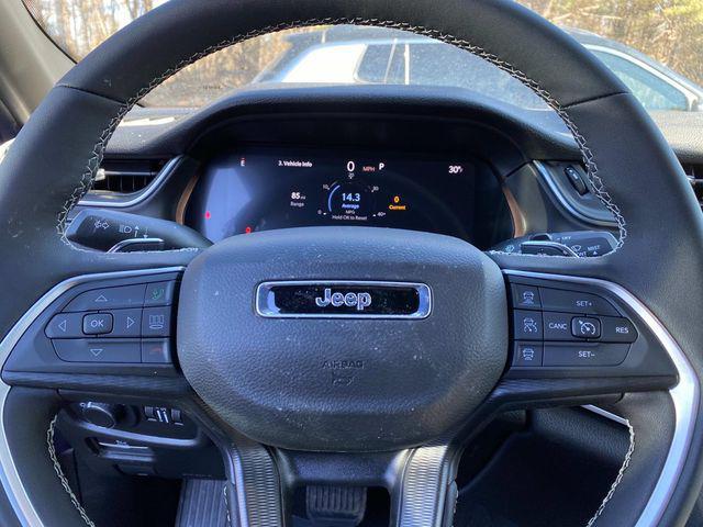 new 2025 Jeep Grand Cherokee car, priced at $42,625