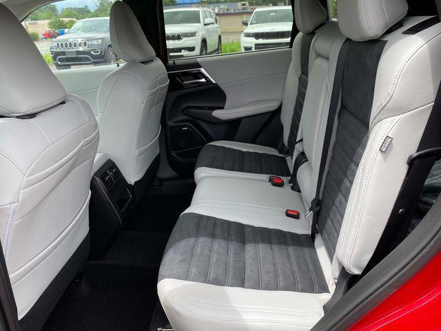 new 2025 Mitsubishi Outlander car, priced at $38,230