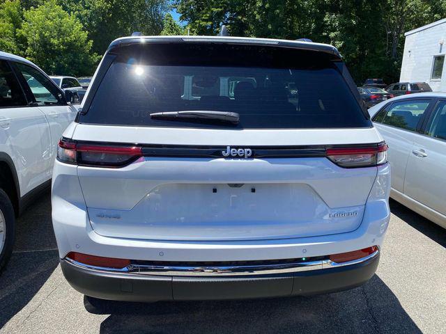 new 2024 Jeep Grand Cherokee car, priced at $38,234