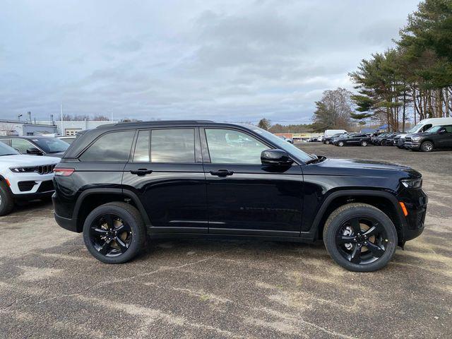 new 2025 Jeep Grand Cherokee car, priced at $48,175