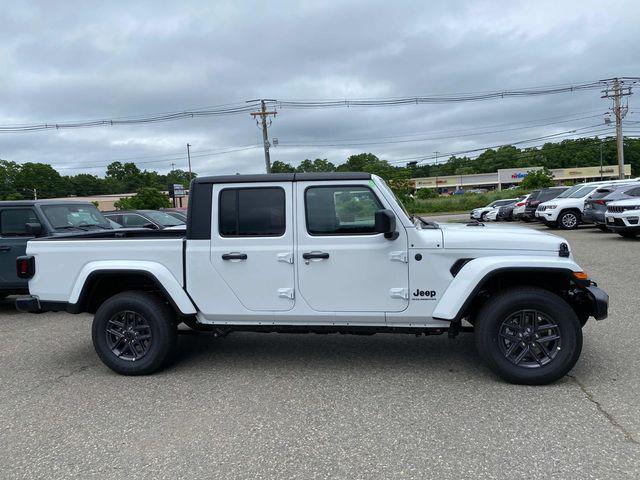 new 2025 Jeep Gladiator car, priced at $45,433