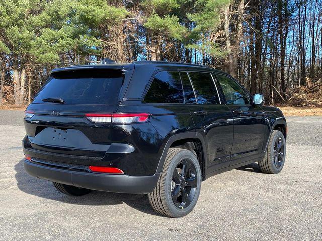 new 2025 Jeep Grand Cherokee car, priced at $48,175