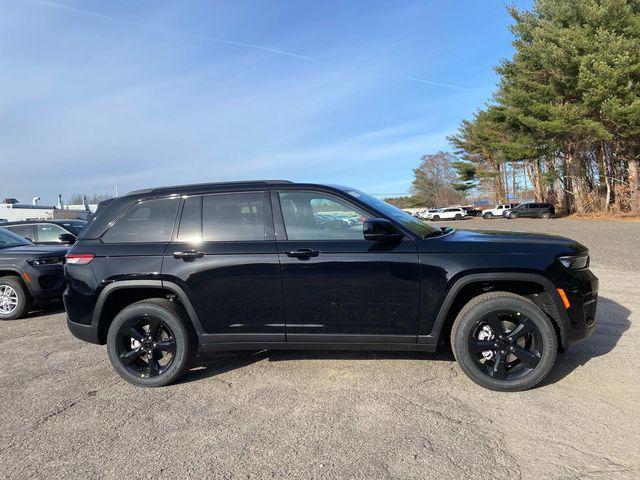 new 2025 Jeep Grand Cherokee car, priced at $48,175