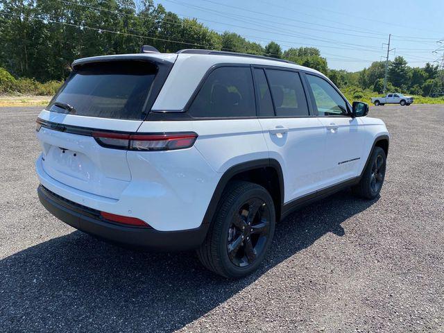 new 2025 Jeep Grand Cherokee car, priced at $45,530