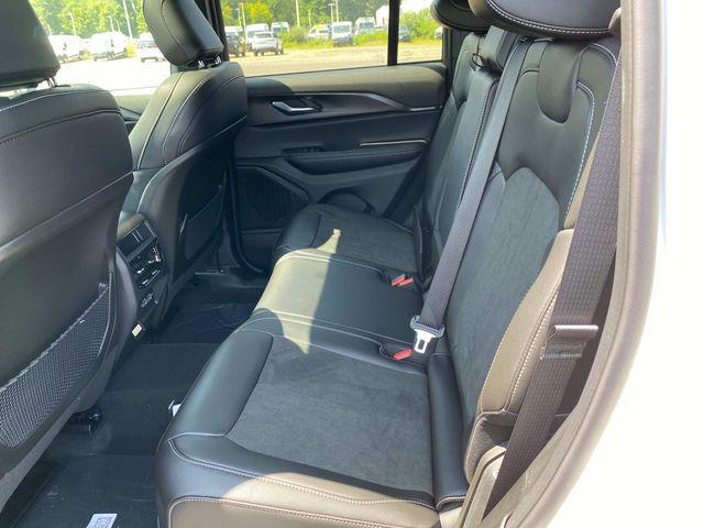 new 2025 Jeep Grand Cherokee car, priced at $45,530