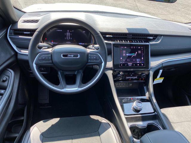 new 2025 Jeep Grand Cherokee car, priced at $45,530