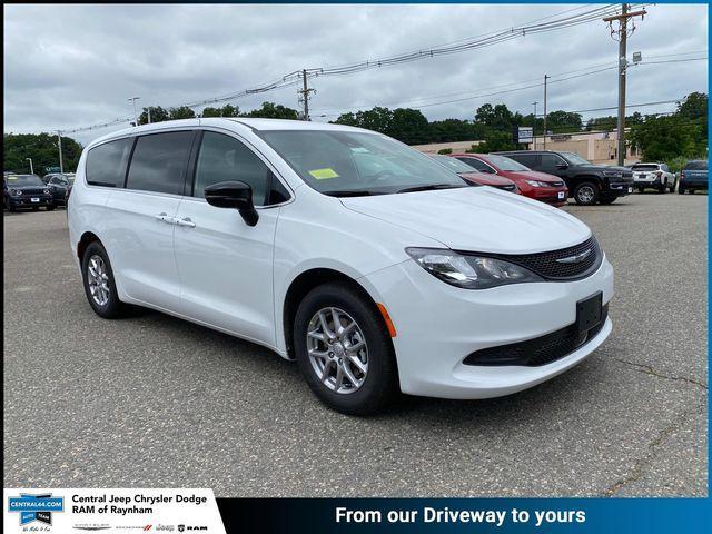 new 2025 Chrysler Voyager car, priced at $40,113
