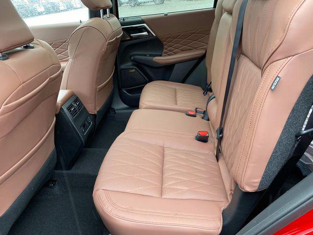 new 2025 Mitsubishi Outlander car, priced at $44,730