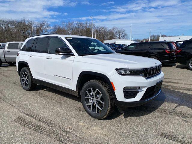 new 2025 Jeep Grand Cherokee car, priced at $46,715