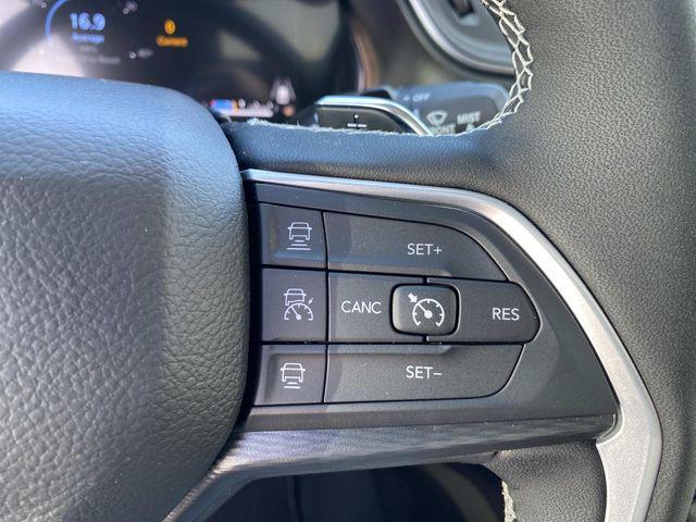 new 2025 Jeep Grand Cherokee car, priced at $45,935