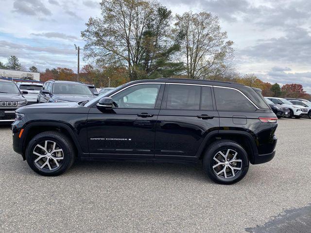 used 2024 Jeep Grand Cherokee car, priced at $33,337