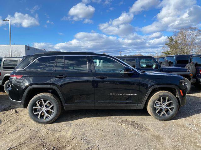 new 2025 Jeep Grand Cherokee car, priced at $47,196