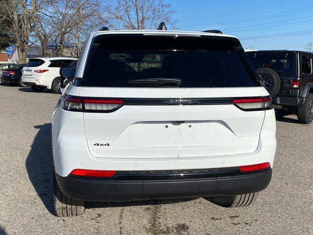 new 2025 Jeep Grand Cherokee car, priced at $47,580